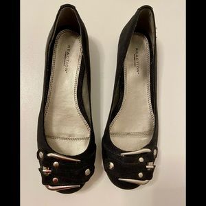 Kenneth Cole black suede flats